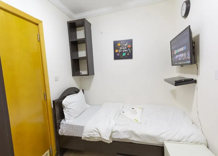 Budget Rooms With Private Bathroom For \'Girls\' Only In Dubai, Marina