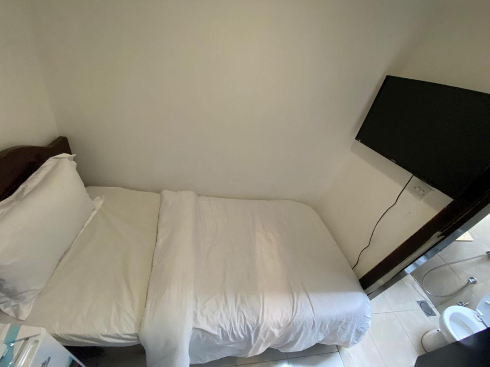 Budget With Private Bathroom For 'girls' Only In Dubai, Marina Дубай