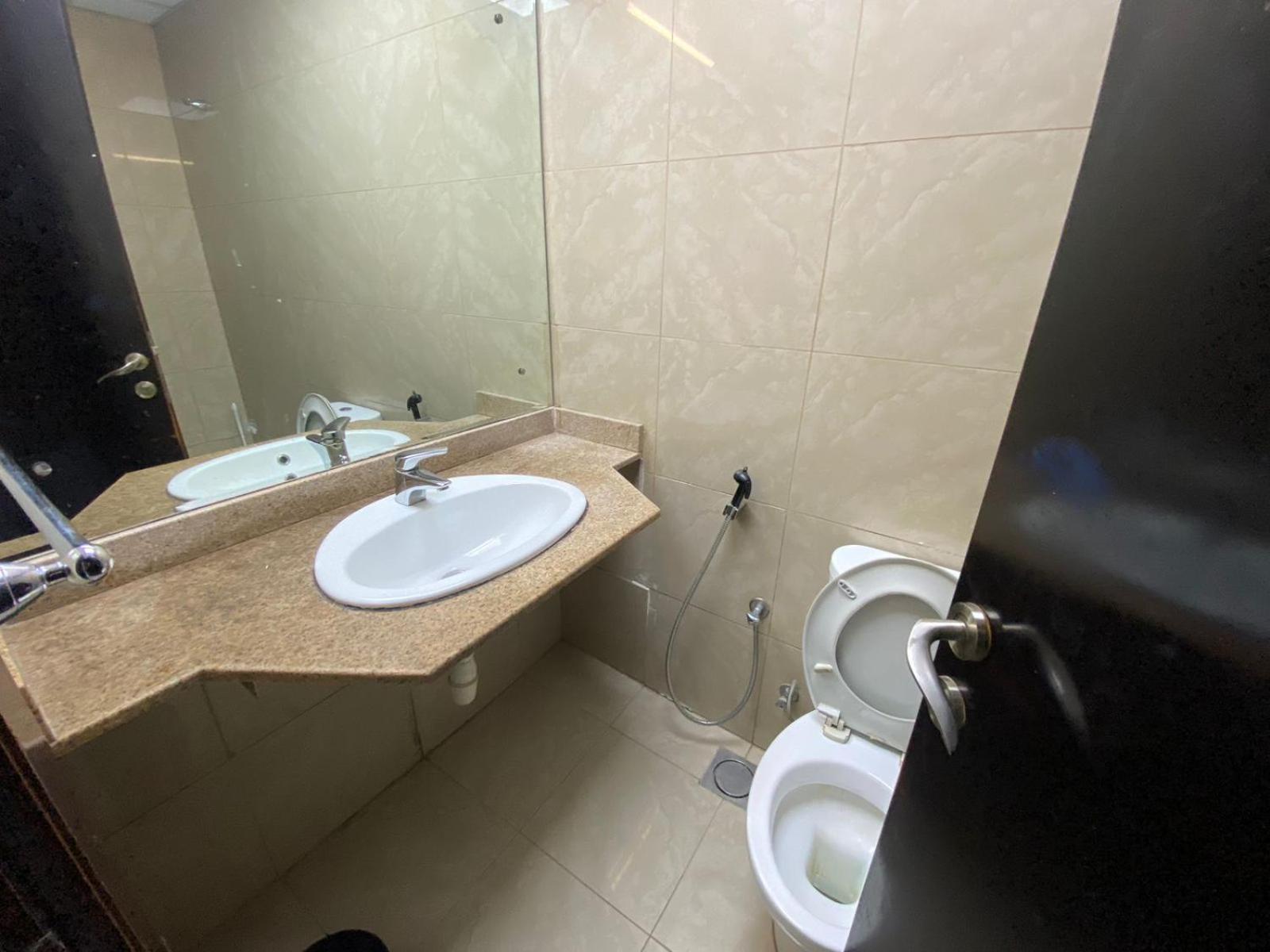 Budget With Private Bathroom For 'girls' Only In Dubai, Marina Апартаменты Дубай