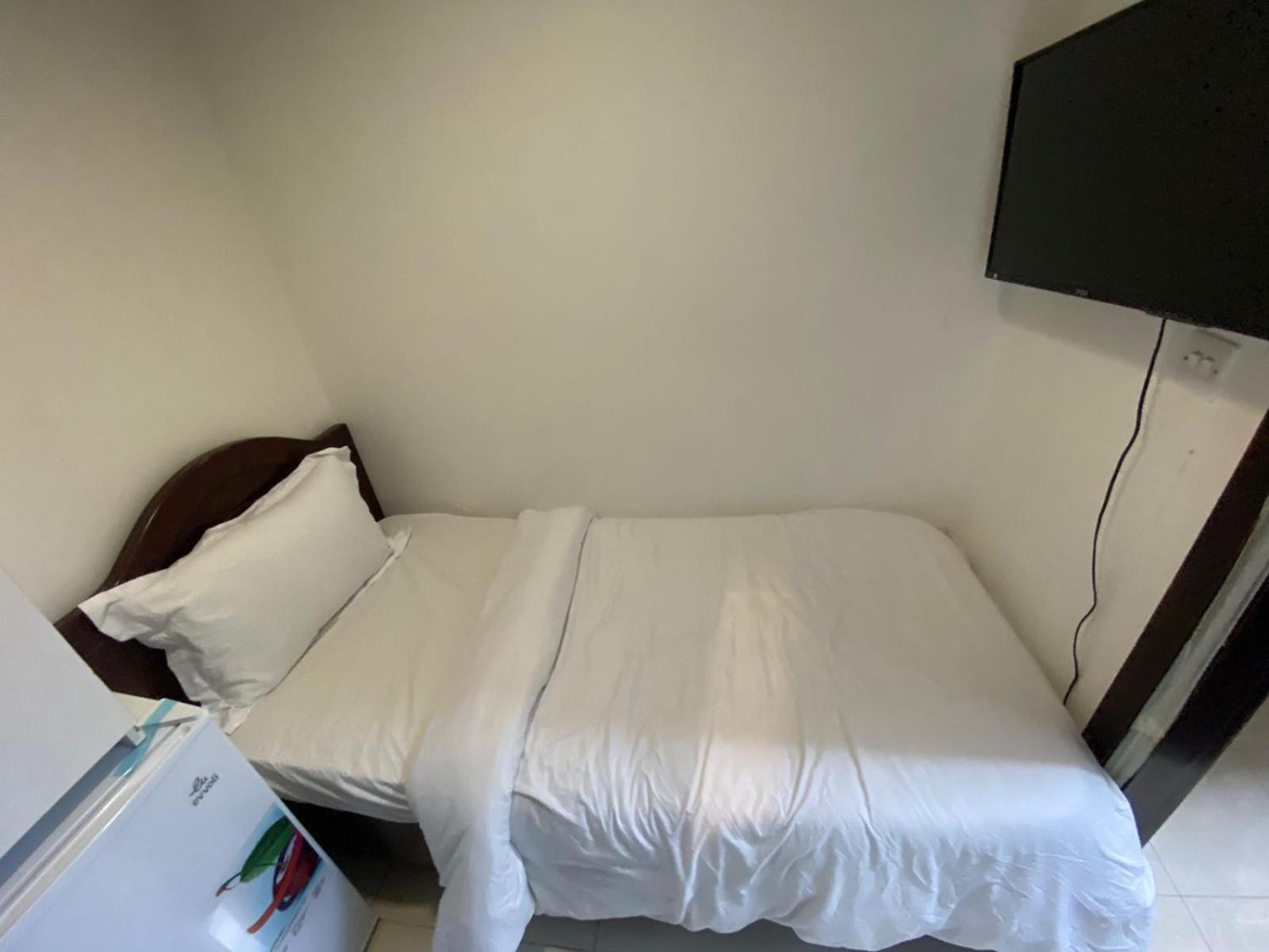 Budget With Private Bathroom For 'girls' Only In Dubai, Marina Дубай