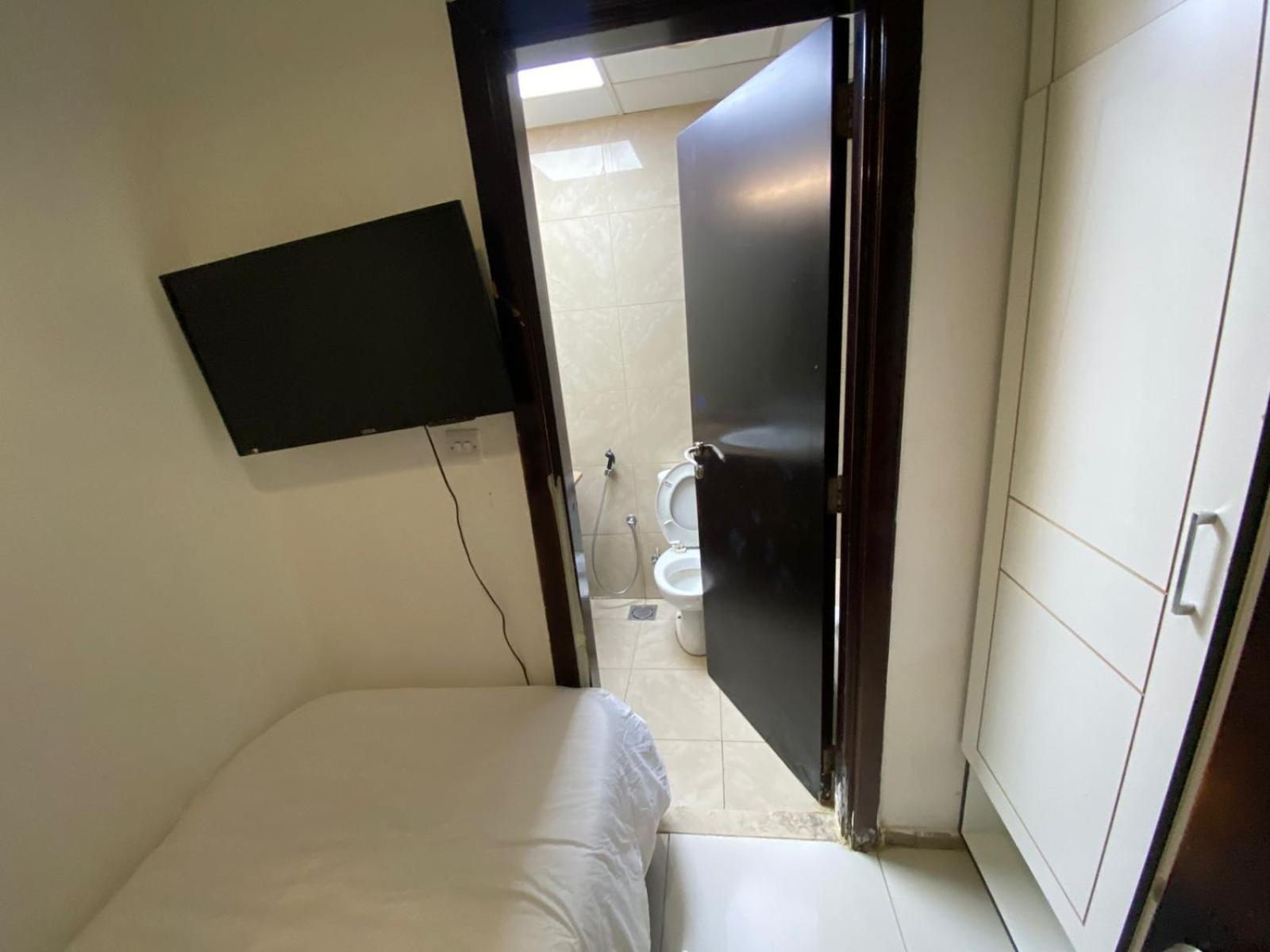 Budget With Private Bathroom For 'girls' Only In Dubai, Marina Апартаменты