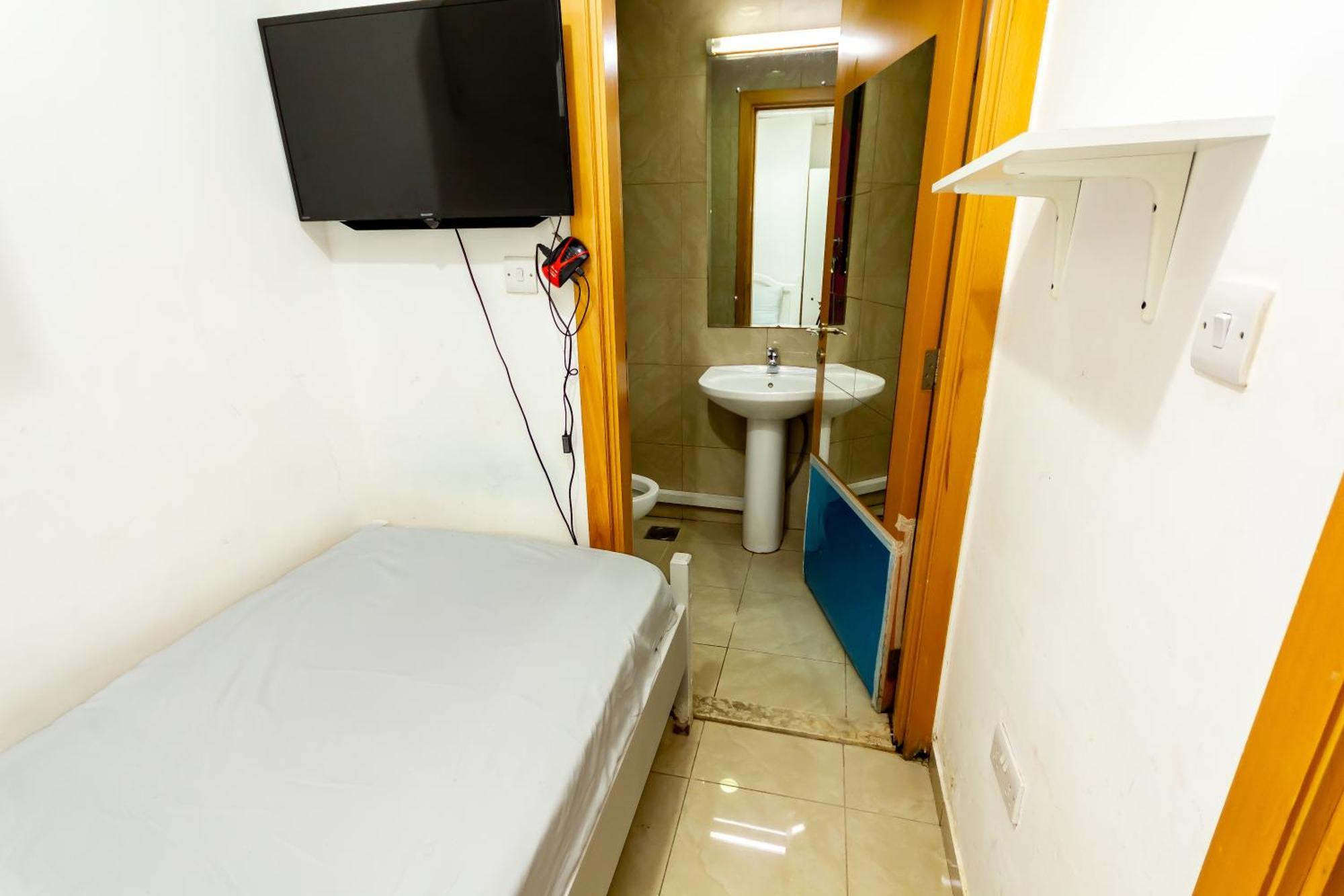 Апартаменты Budget With Private Bathroom For 'girls' Only In Dubai, Marina *