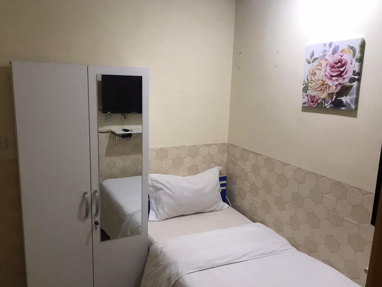 Budget With Private Bathroom For 'girls' Only In Dubai, Marina Апартаменты