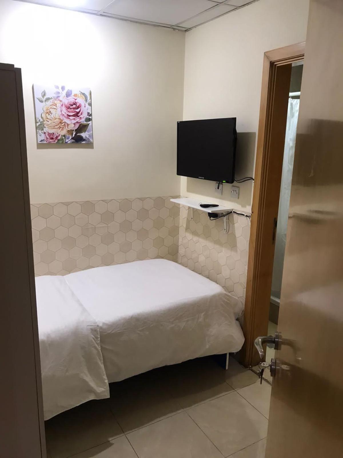 Budget With Private Bathroom For 'girls' Only In Dubai, Marina Апартаменты *